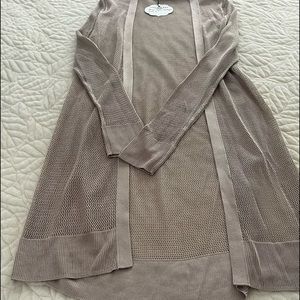 Good for all occasions.  A beautiful addition to any outfit.